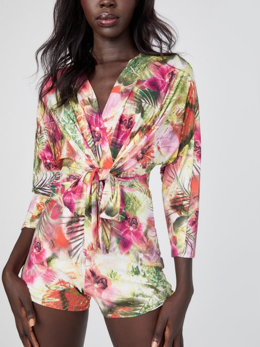 Gabriella Hlače S Otisnutim Tropskim Cvijećem Postale Su Popularne