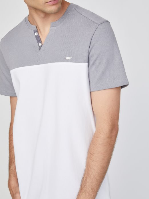 Guess Shopping Adrian Color-block Majica S Prorezom čista Bijela