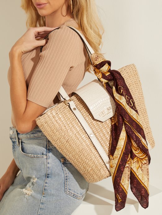 Guess Shopping Plu Quattro G Svileni šal