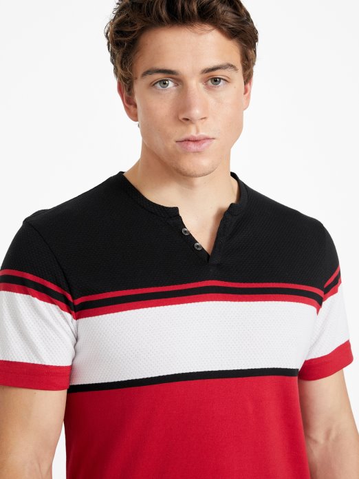 Guess Shopping Sveučilišna Crvena Multi Chucky Majica S Prorezima