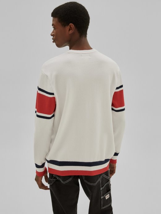 Pogodi Kupnju Bijelog Prugastog Džempera