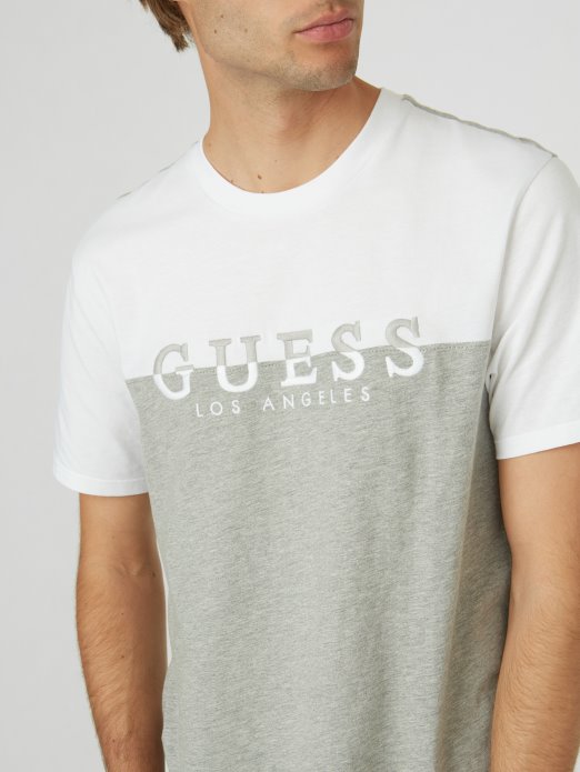 čista Bijela Majica S Guess Shopping Davion Logom U Boji